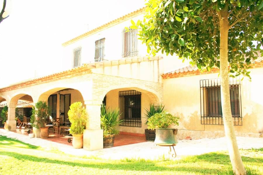 Villa with 7 bedrooms and 4 bathrooms in ALICANTE | Ref: SCH-2484