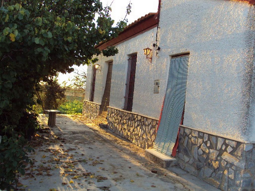 Country house with 4 bedrooms and 1 bathroom in ORIHUELA | Ref: SCH-4149