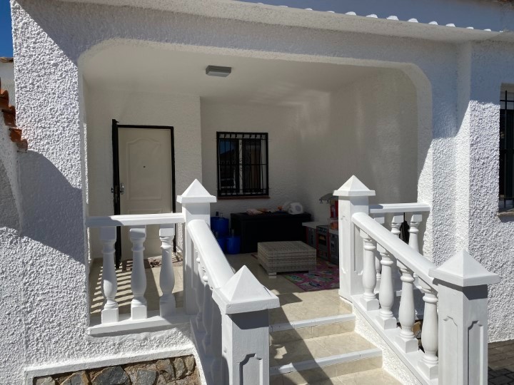 Detached villa with 3 bedrooms and 2 bathrooms in Ciudad Quesada | Ref: VA4675