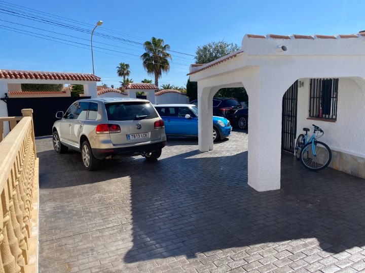 Detached villa with 3 bedrooms and 2 bathrooms in Ciudad Quesada | Ref: VA4675