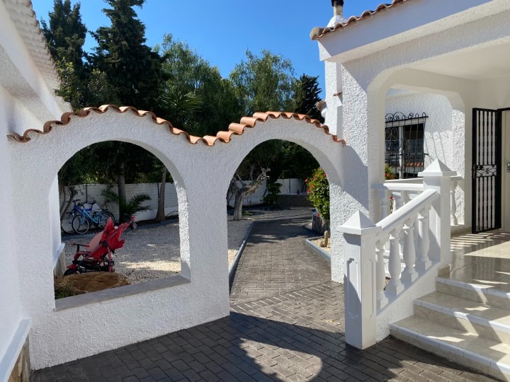 Detached villa with 3 bedrooms and 2 bathrooms in Ciudad Quesada | Ref: VA4675
