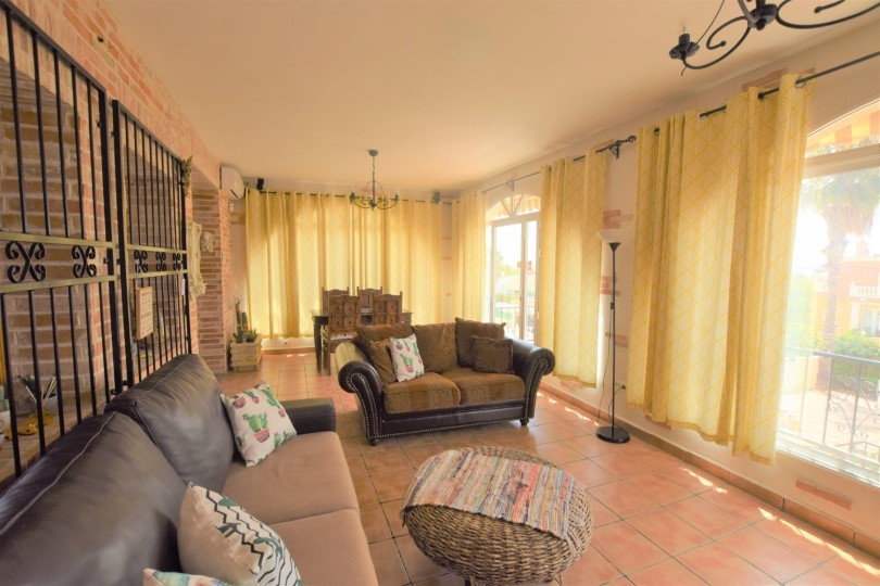 Detached villa with 5 bedrooms and 6 bathrooms in Ciudad Quesada | Ref: VA5007