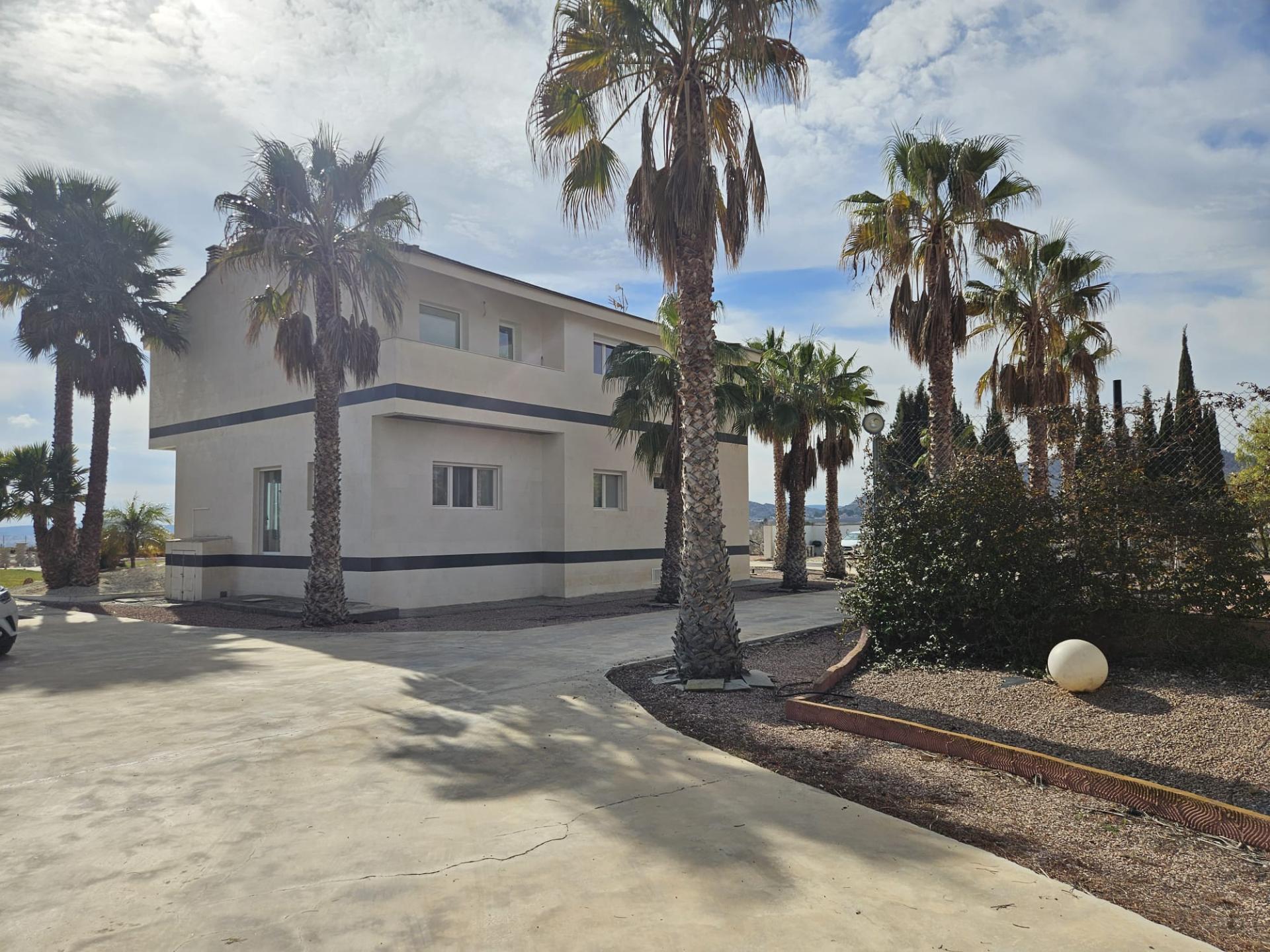 17408247911-2.jpg Country house with 4 bedrooms and 3 bathrooms in NOVELDA | Ref: SCH-5147