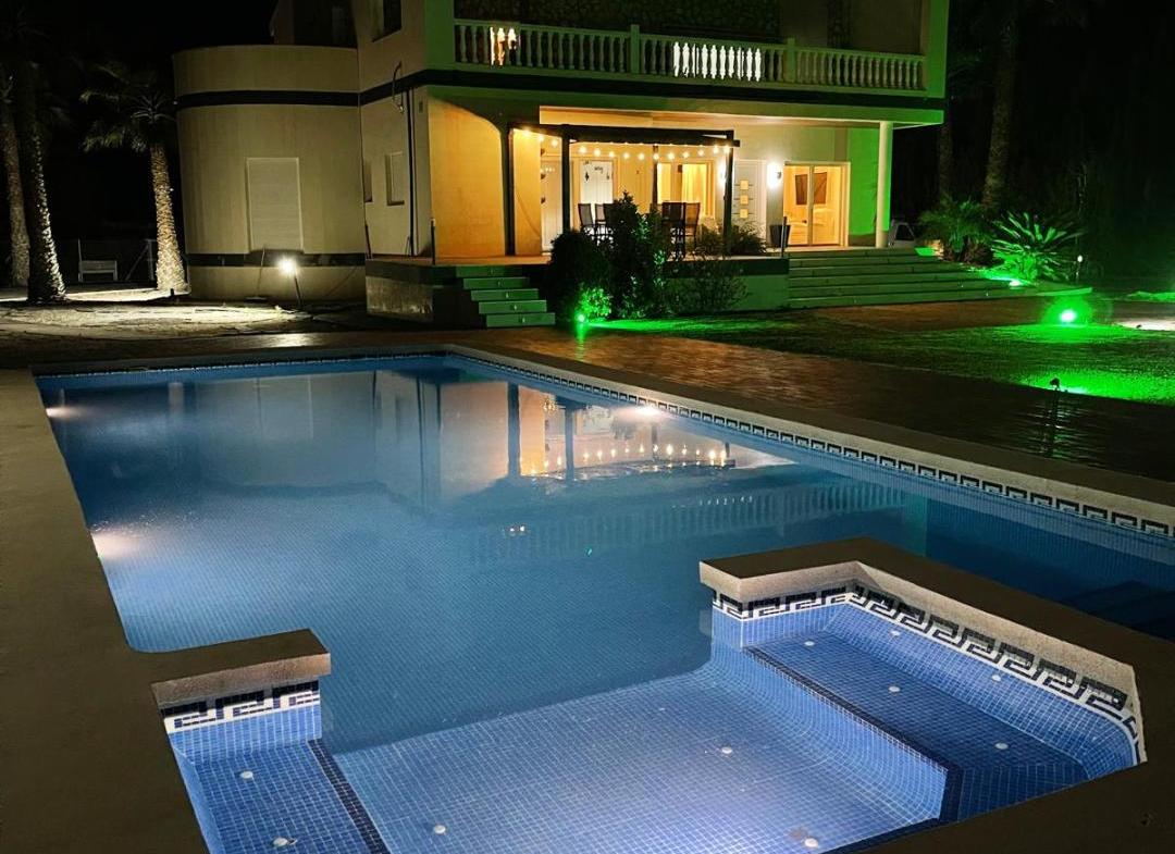 Country house with 4 bedrooms and 3 bathrooms in NOVELDA | Ref: SCH-5147
