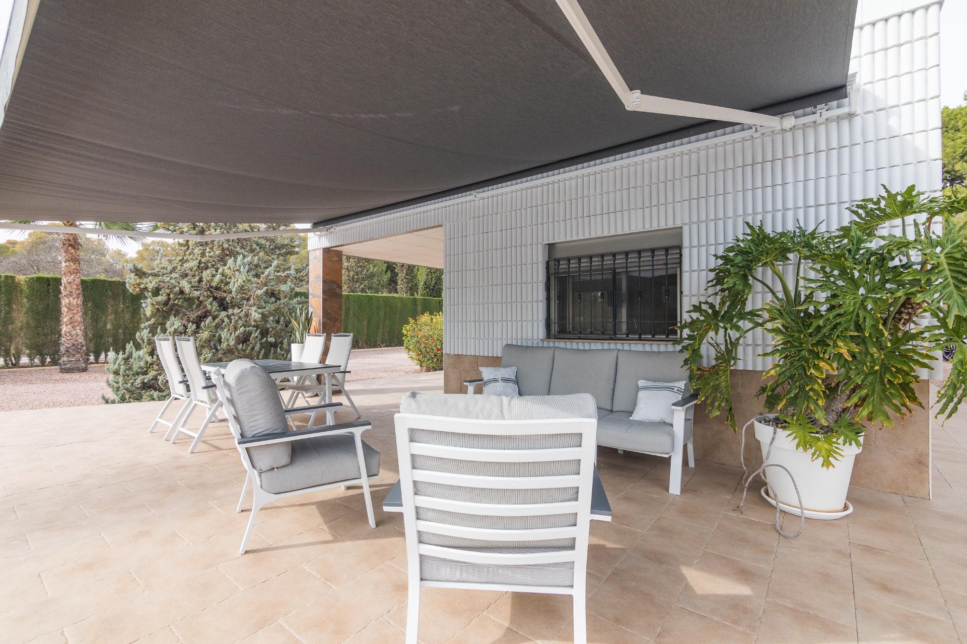 Country house with 4 bedrooms and 2 bathrooms in Elche | Ref: SCH-5151