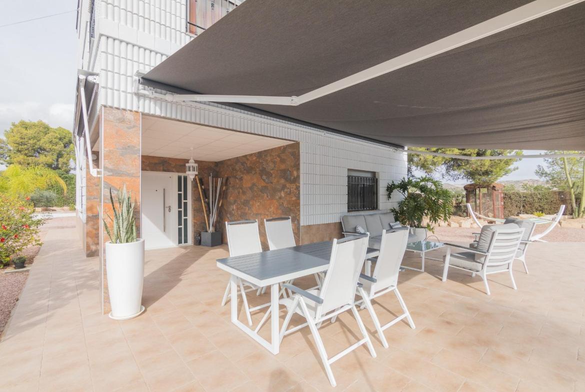 Country house with 4 bedrooms and 2 bathrooms in Elche | Ref: SCH-5151