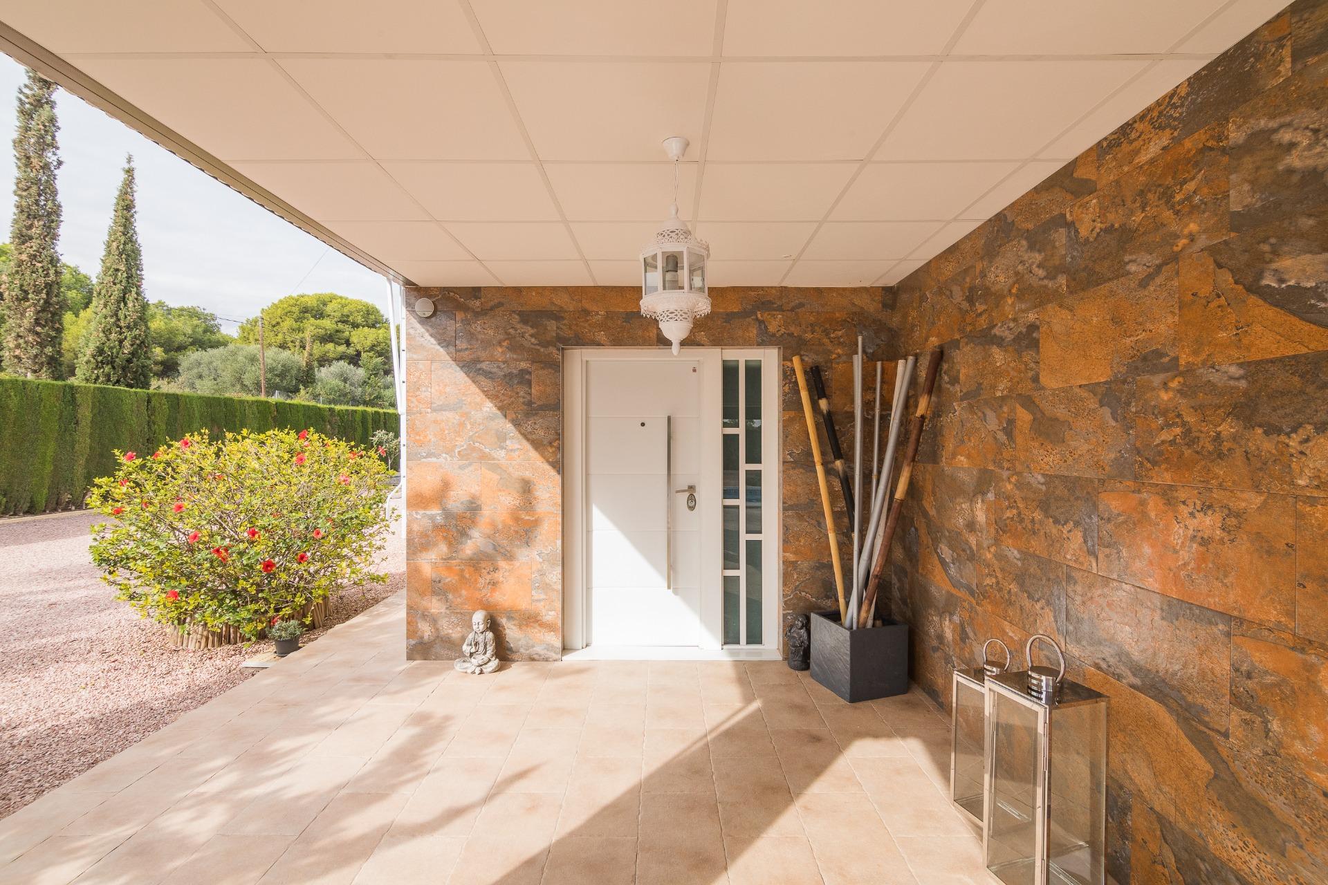 Country house with 4 bedrooms and 2 bathrooms in Elche | Ref: SCH-5151