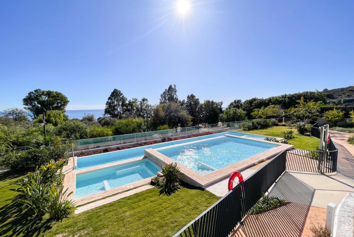 Apartment with 3 bedrooms and 3 bathrooms in Villajoyosa | Ref: A-003340