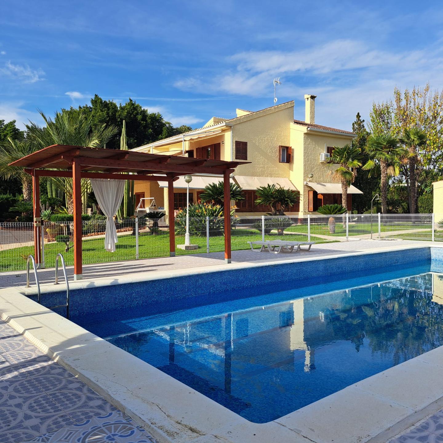 Villa with 7 bedrooms and 4 bathrooms in ELCHE | Ref: SCH-5097