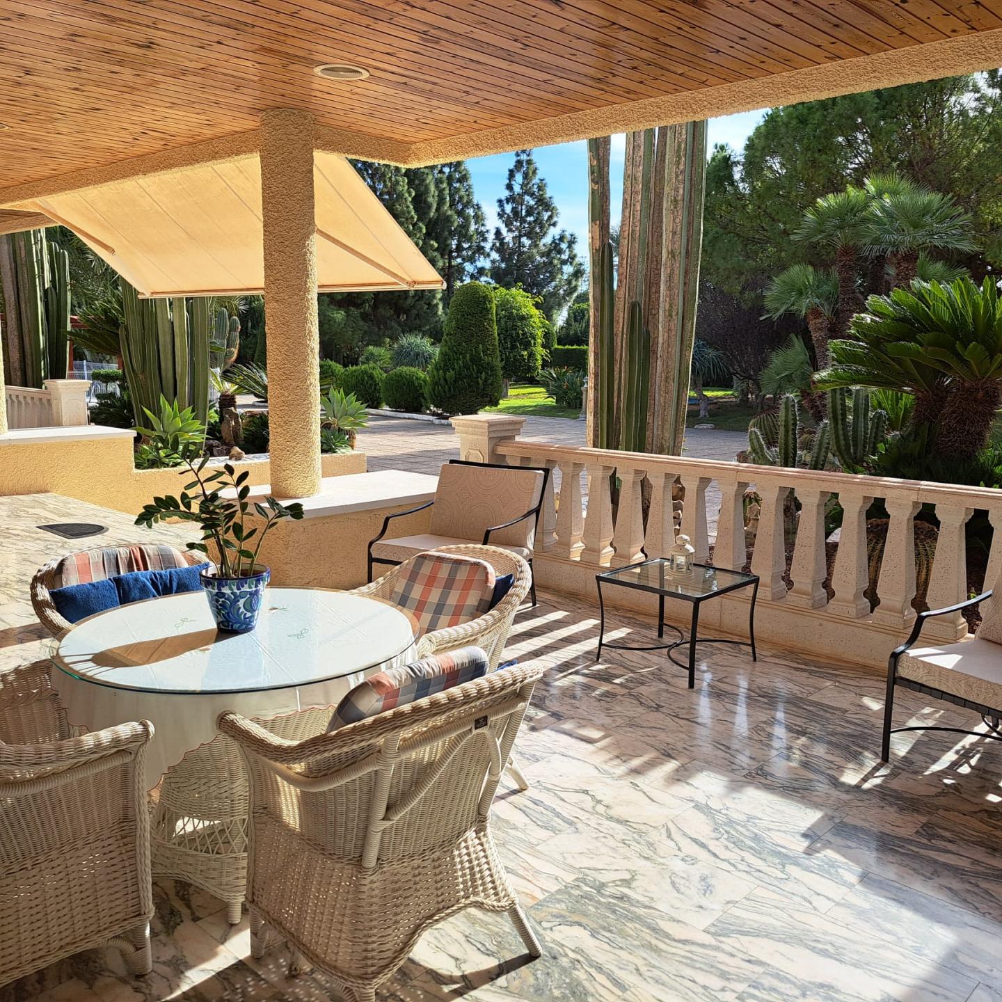 Villa with 7 bedrooms and 4 bathrooms in ELCHE | Ref: SCH-5097