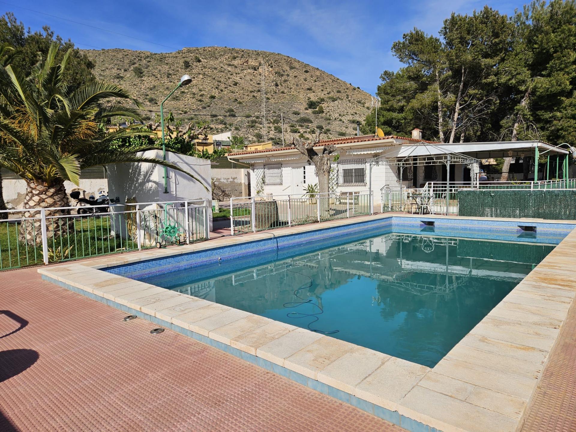 Country house with 7 bedrooms and 3 bathrooms in NOVELDA | Ref: SCH-5161