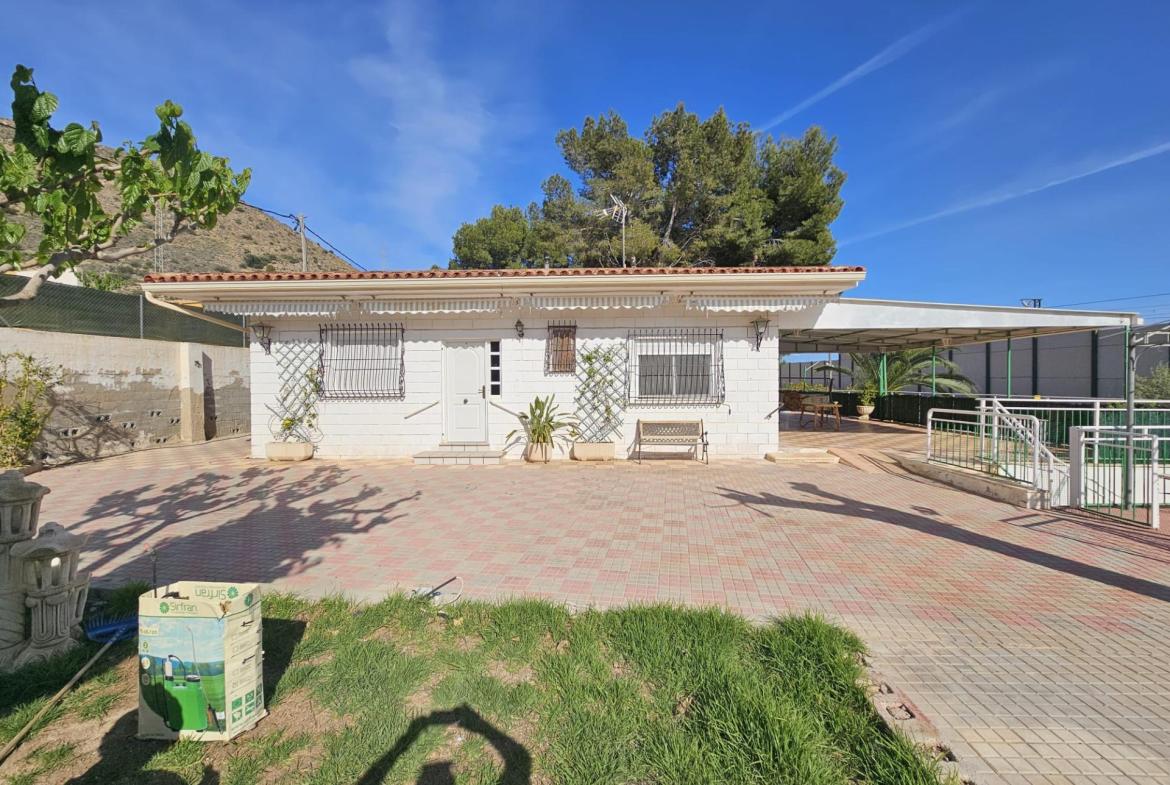 Country house with 7 bedrooms and 3 bathrooms in NOVELDA | Ref: SCH-5161