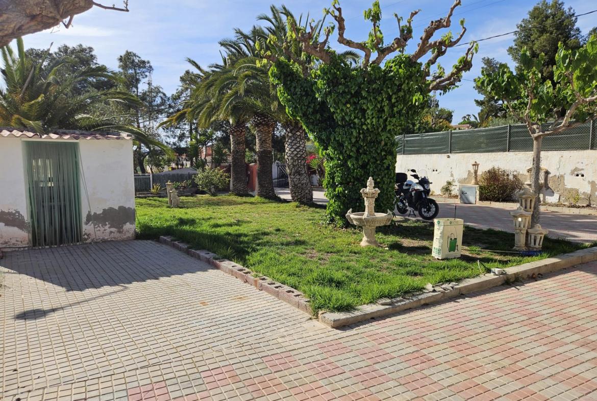 Country house with 7 bedrooms and 3 bathrooms in NOVELDA | Ref: SCH-5161