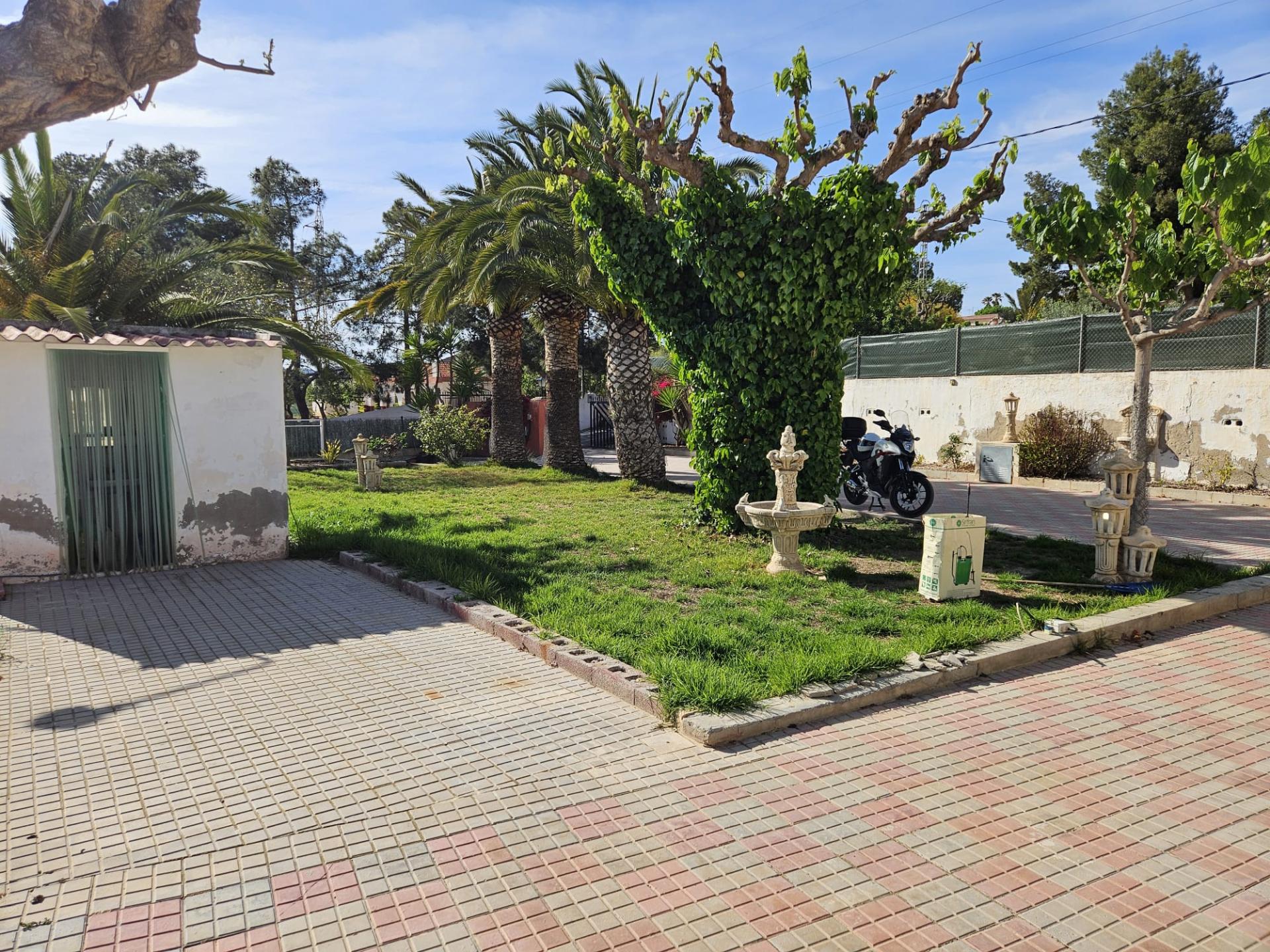 Country house with 7 bedrooms and 3 bathrooms in NOVELDA | Ref: SCH-5161