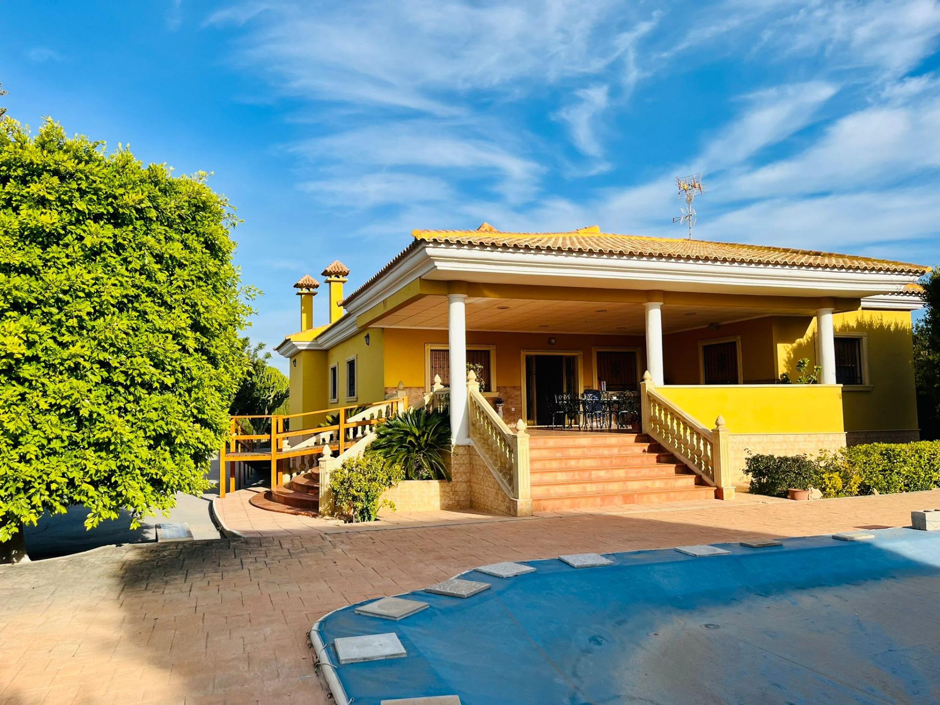 17456818350-1.jpg Country house with 6 bedrooms and 4 bathrooms in ELCHE | Ref: SCH-5166