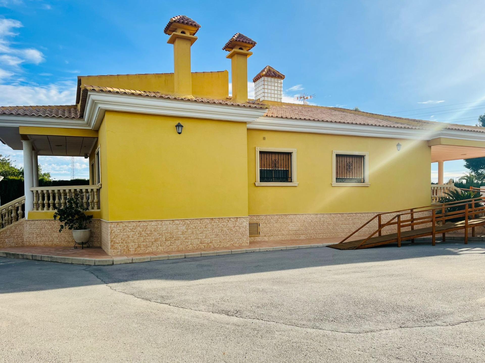 17456818353-4.jpg Country house with 6 bedrooms and 4 bathrooms in ELCHE | Ref: SCH-5166