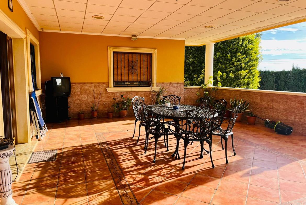 Country house with 6 bedrooms and 4 bathrooms in ELCHE | Ref: SCH-5166