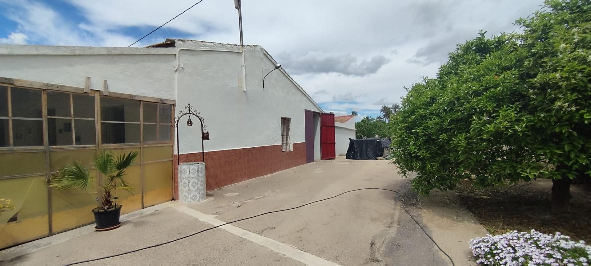 Country house with 4 bedrooms and 2 bathrooms in ELCHE | Ref: SCH-5167
