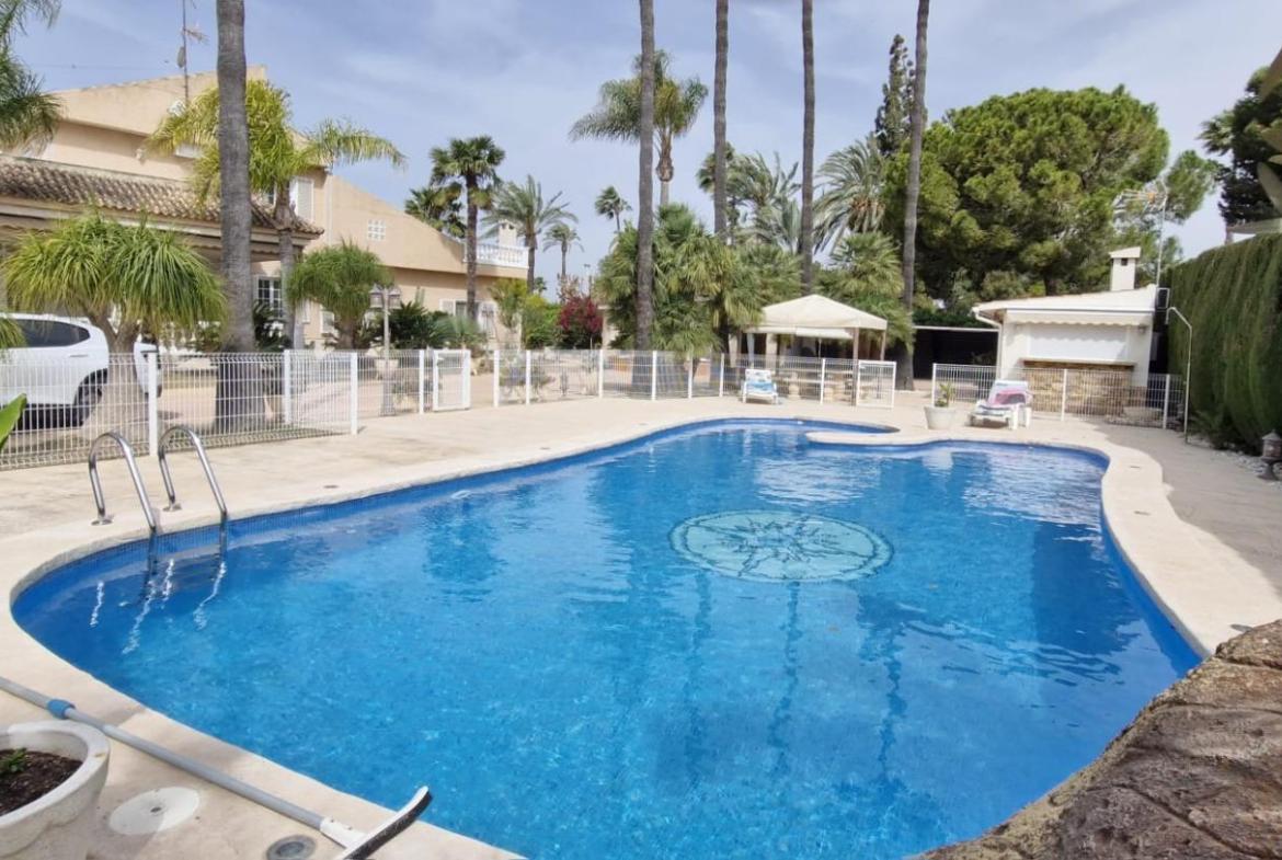 Country house with 6 bedrooms and 4 bathrooms in ELCHE | Ref: SCH-5193