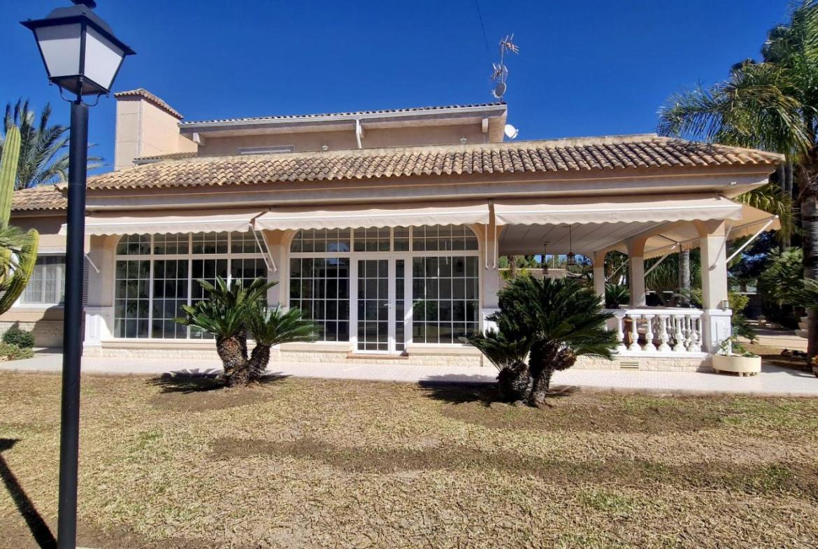 Country house with 6 bedrooms and 4 bathrooms in ELCHE | Ref: SCH-5193