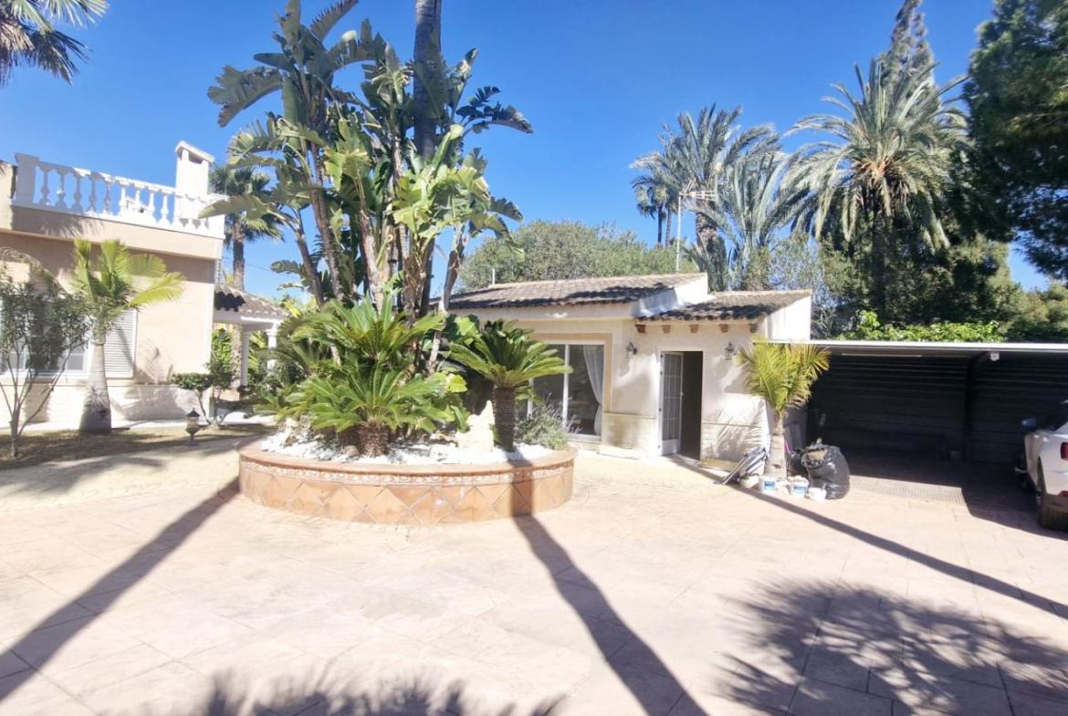 Country house with 6 bedrooms and 4 bathrooms in ELCHE | Ref: SCH-5193