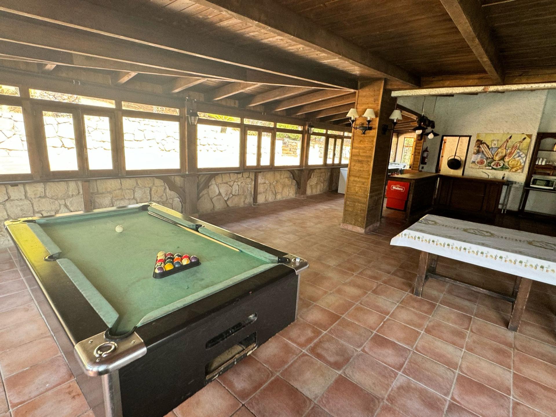 Country house with 7 bedrooms and 6 bathrooms in SAX | Ref: SCH-5195
