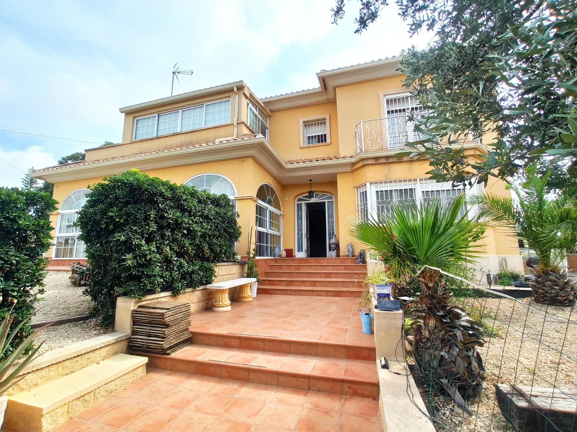 Country house with 6 bedrooms and 3 bathrooms in SAN VICENTE DEL RASPEIG | Ref: SCH-5196