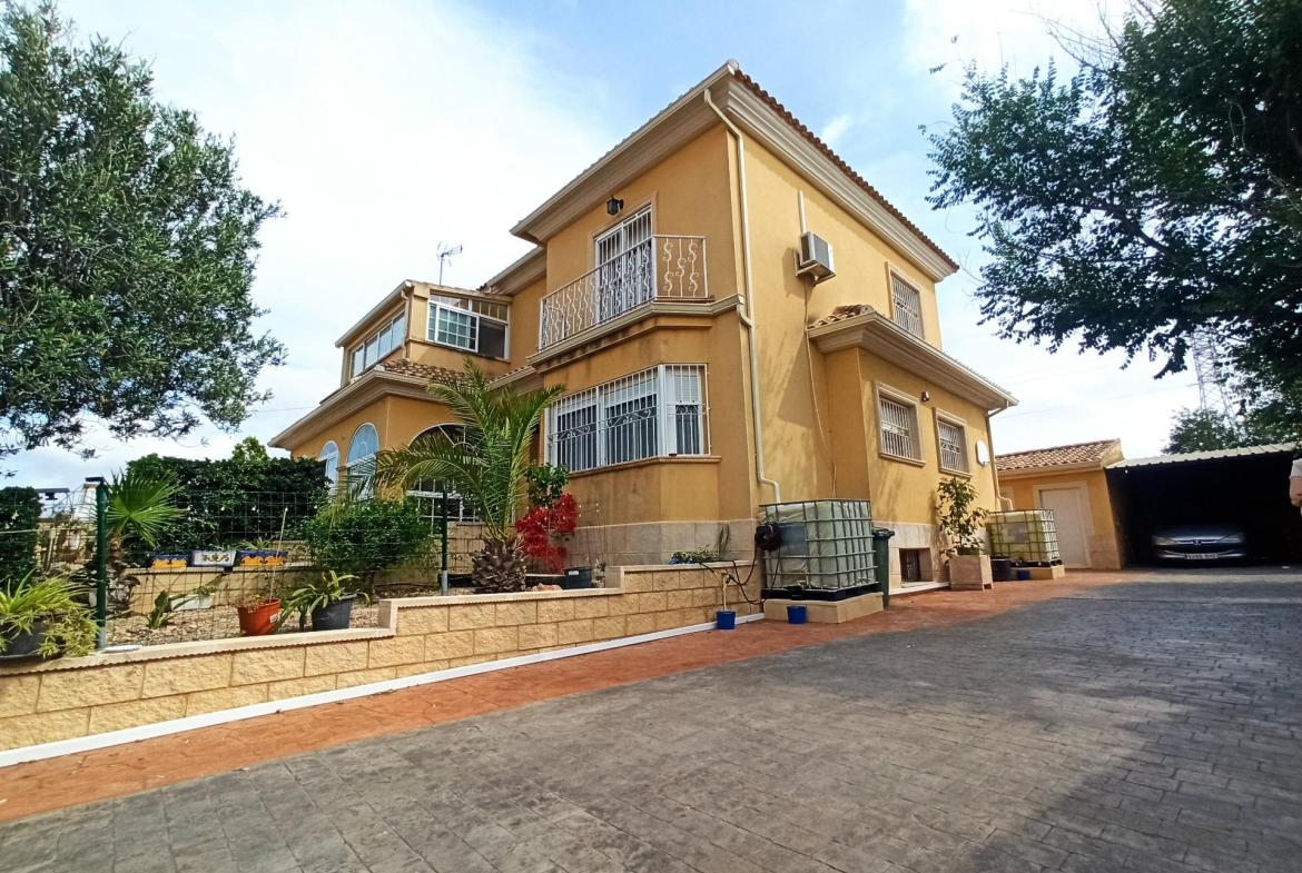 Country house with 6 bedrooms and 3 bathrooms in SAN VICENTE DEL RASPEIG | Ref: SCH-5196