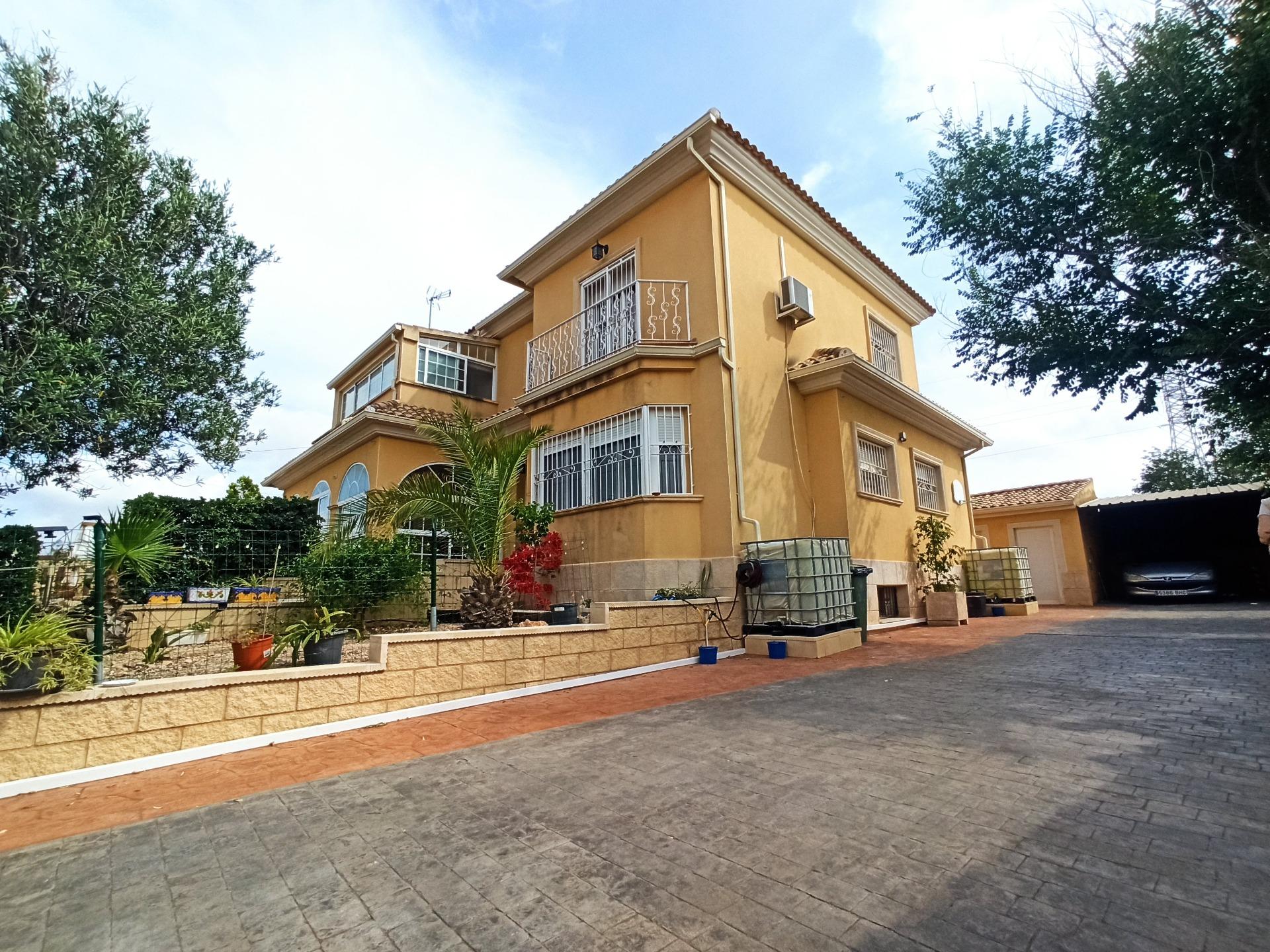 Country house with 6 bedrooms and 3 bathrooms in SAN VICENTE DEL RASPEIG | Ref: SCH-5196