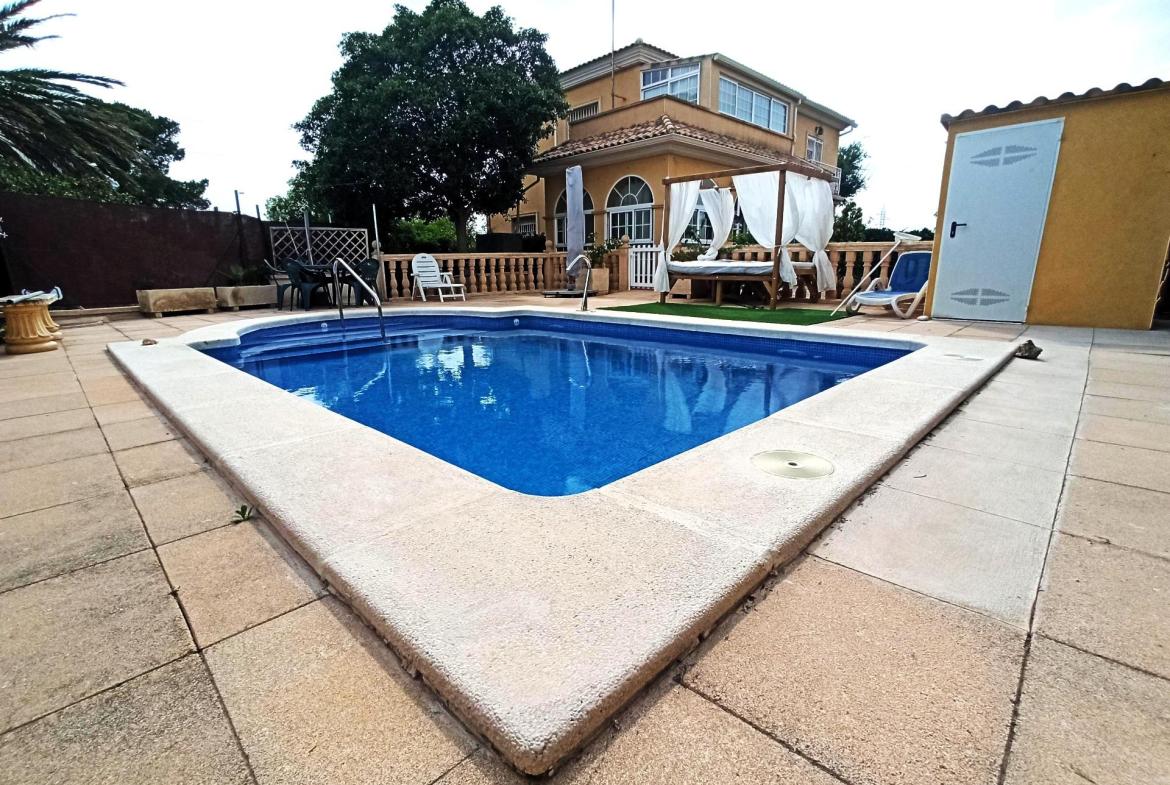 Country house with 6 bedrooms and 3 bathrooms in SAN VICENTE DEL RASPEIG | Ref: SCH-5196