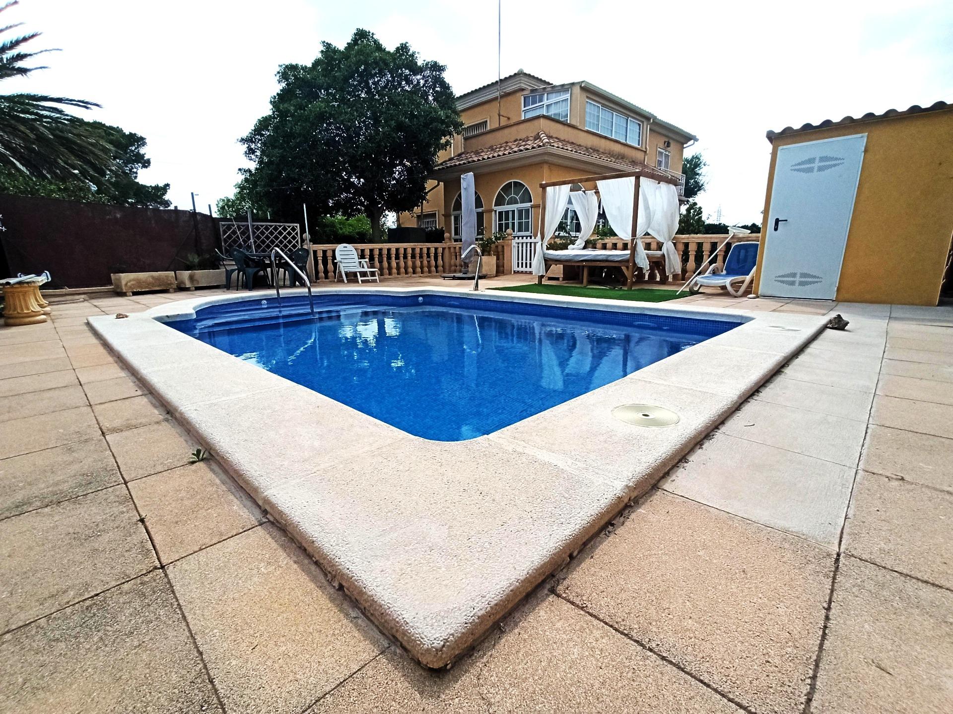 Country house with 6 bedrooms and 3 bathrooms in SAN VICENTE DEL RASPEIG | Ref: SCH-5196