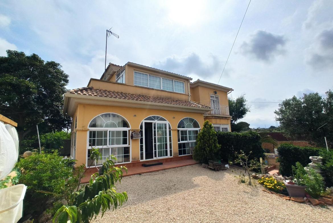 Country house with 6 bedrooms and 3 bathrooms in SAN VICENTE DEL RASPEIG | Ref: SCH-5196
