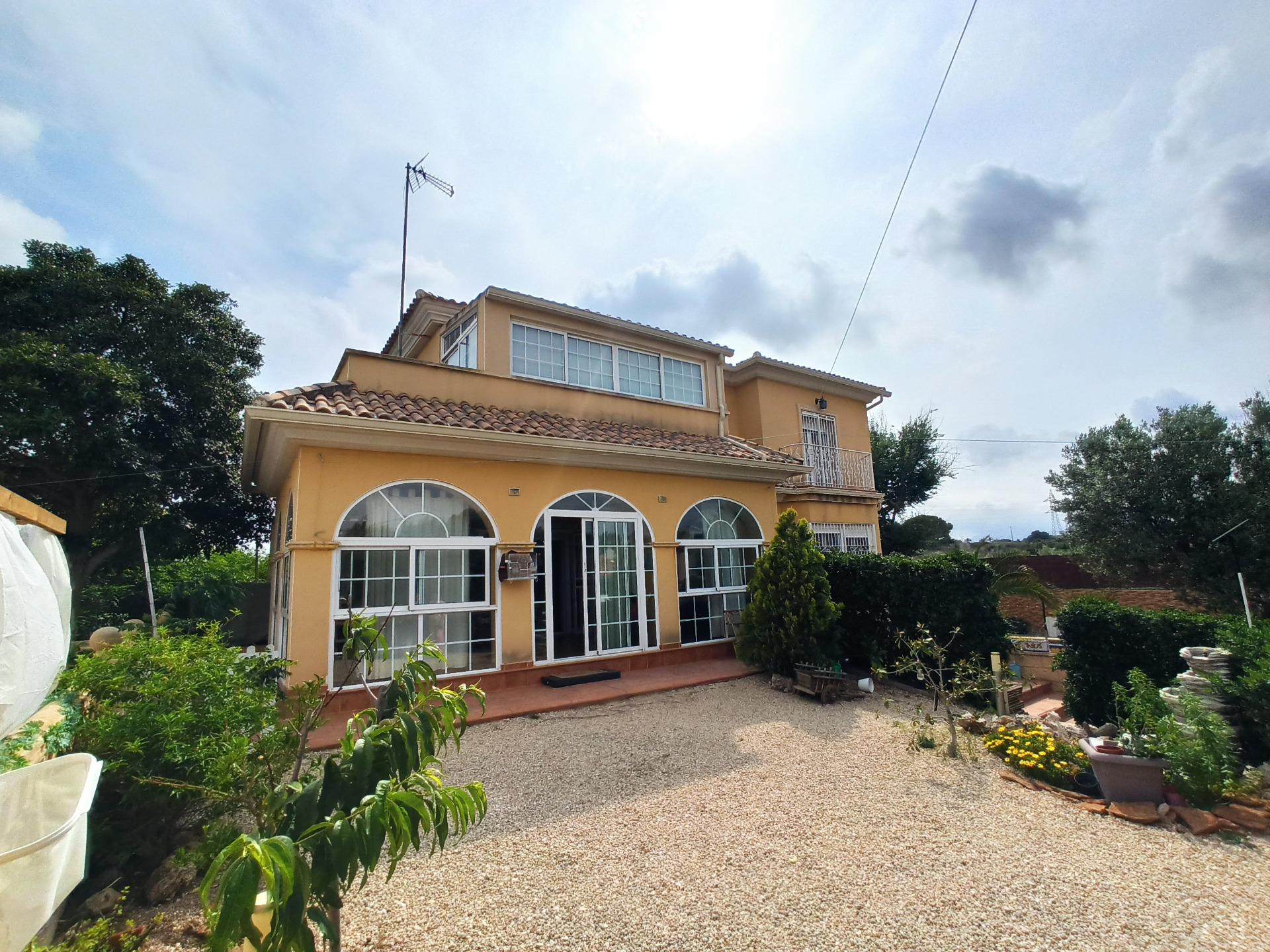 Country house with 6 bedrooms and 3 bathrooms in SAN VICENTE DEL RASPEIG | Ref: SCH-5196