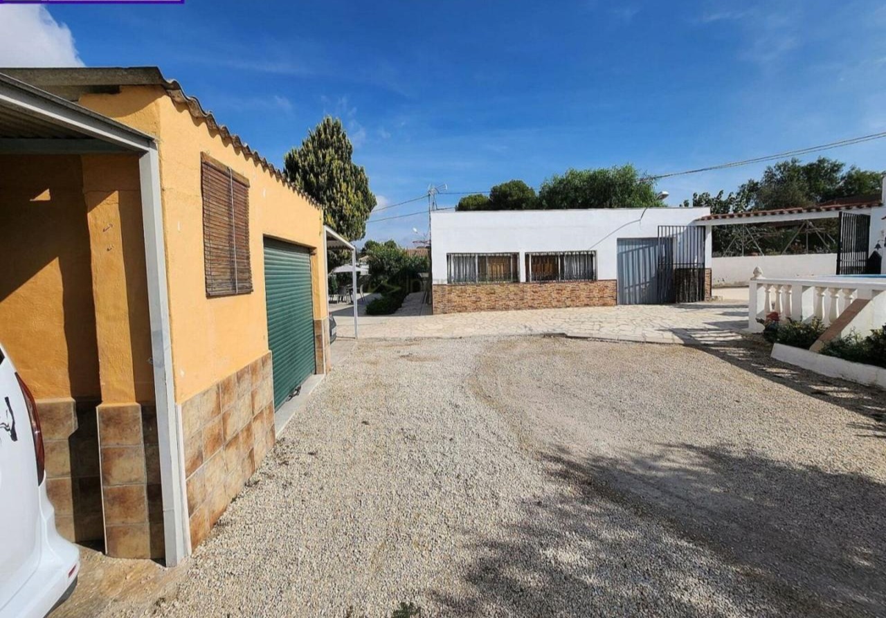 17519024262-3.jpg Country house with 4 bedrooms and 1 bathroom in SAX | Ref: SCH-5224