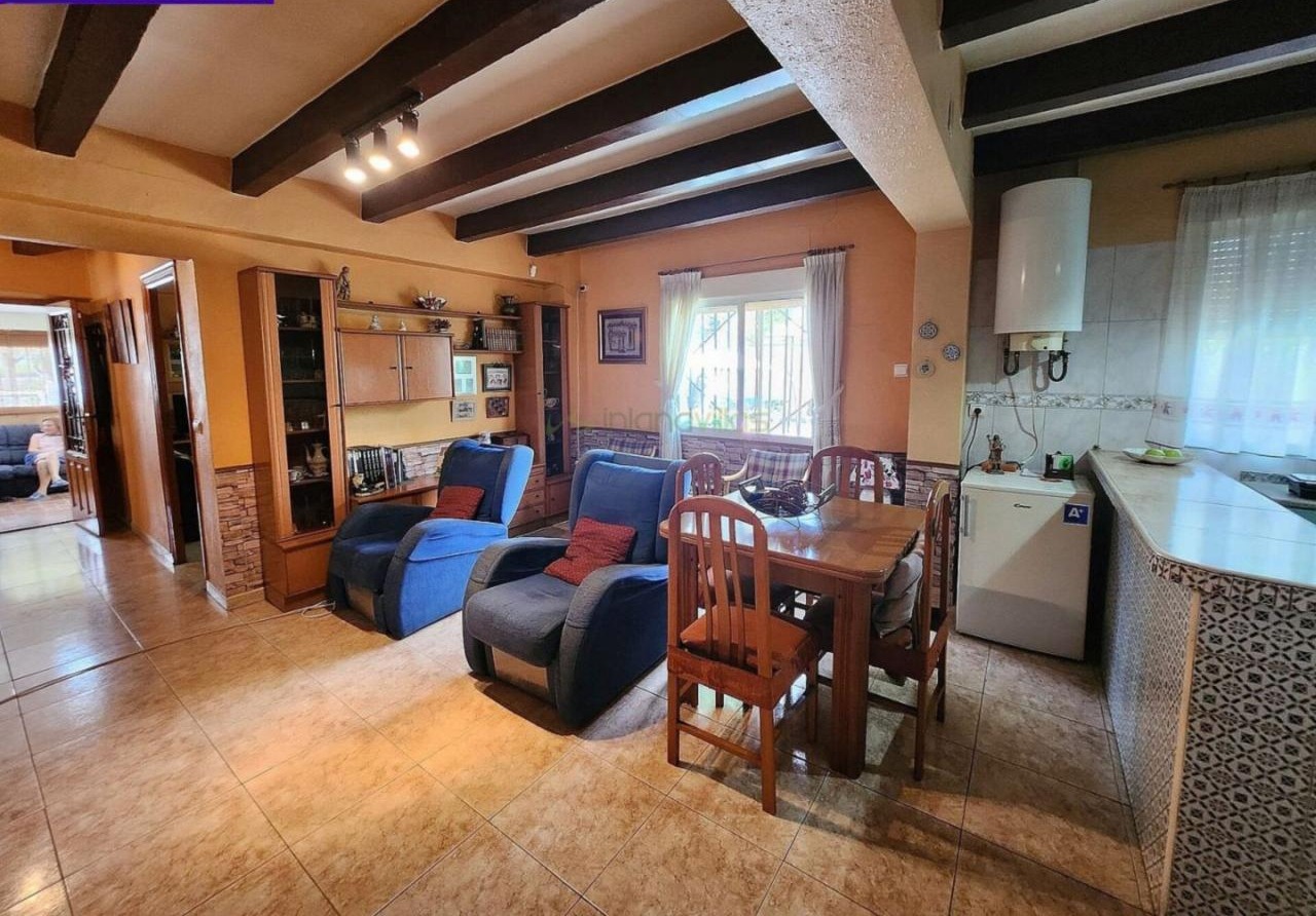 17519024267-8.jpg Country house with 4 bedrooms and 1 bathroom in SAX | Ref: SCH-5224