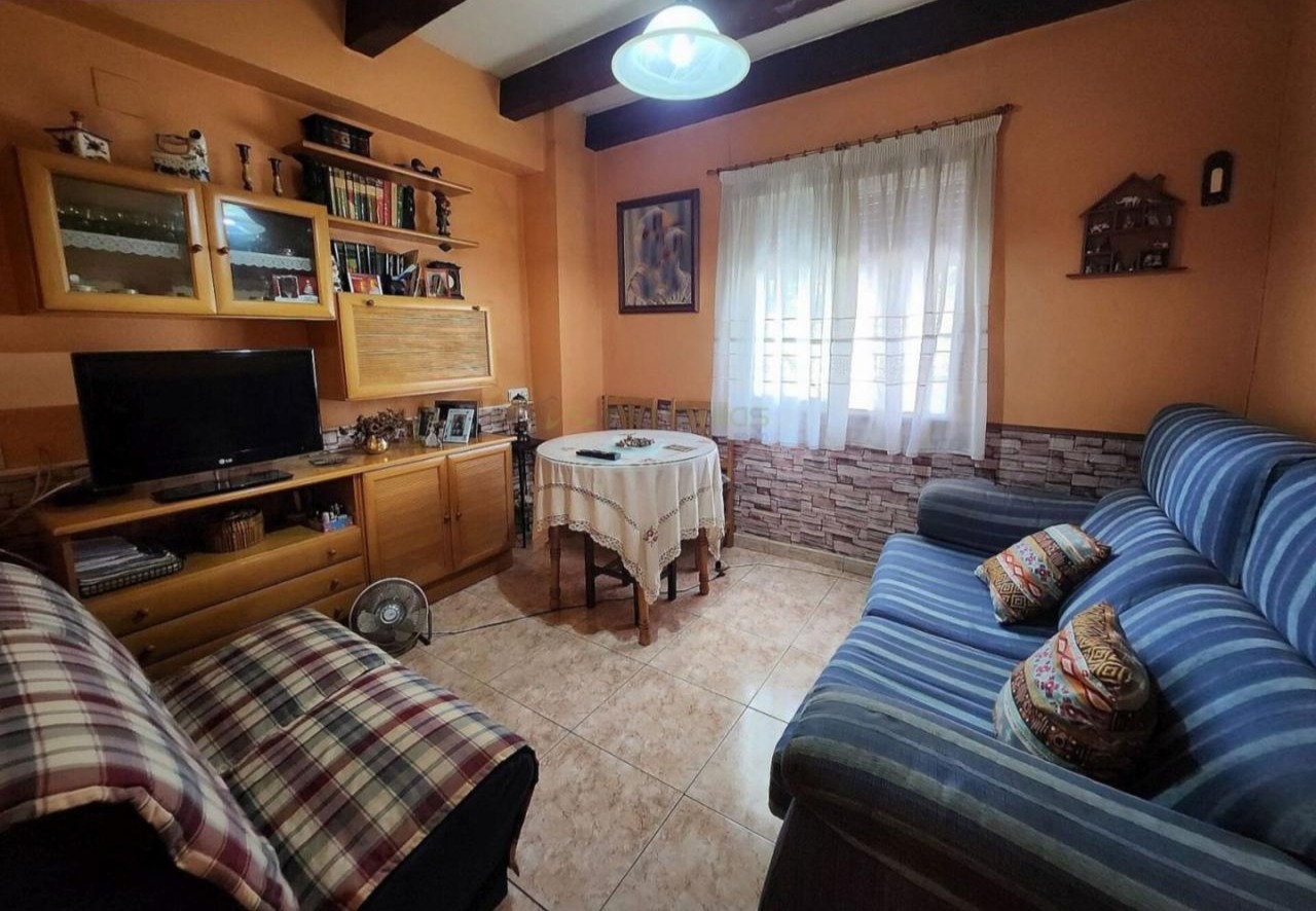 17519024268-9.jpg Country house with 4 bedrooms and 1 bathroom in SAX | Ref: SCH-5224