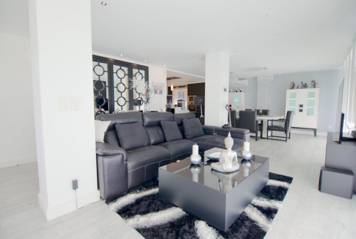 Country house with 3 bedrooms and 3 bathrooms in ELDA | Ref: SCH-5227