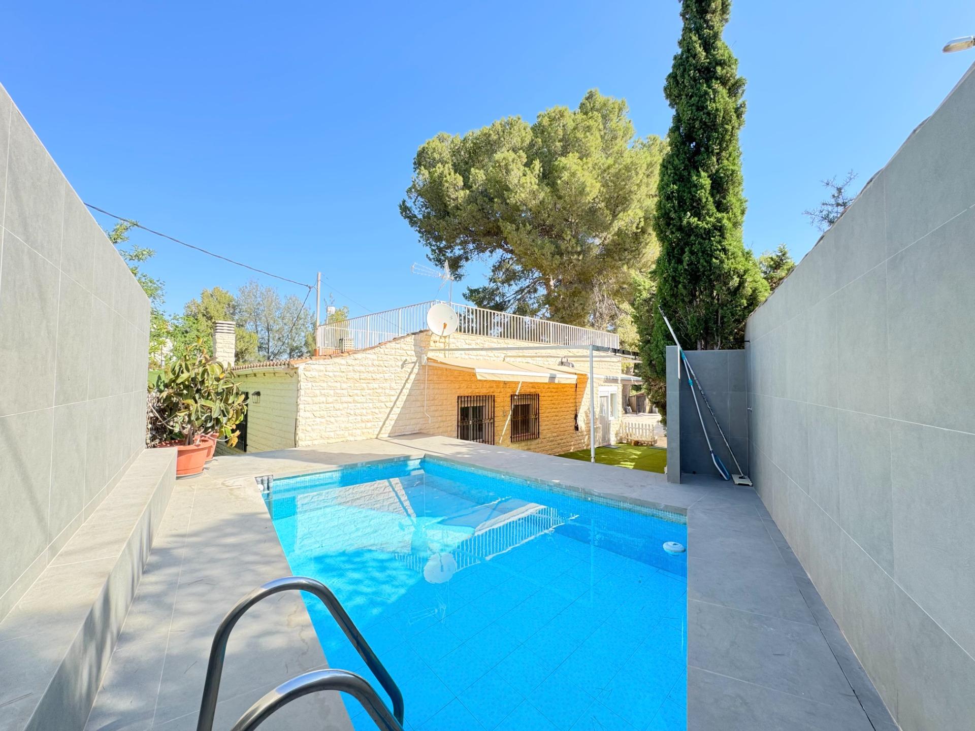 Country house with 3 bedrooms and 1 bathroom in ELDA | Ref: SCH-5228