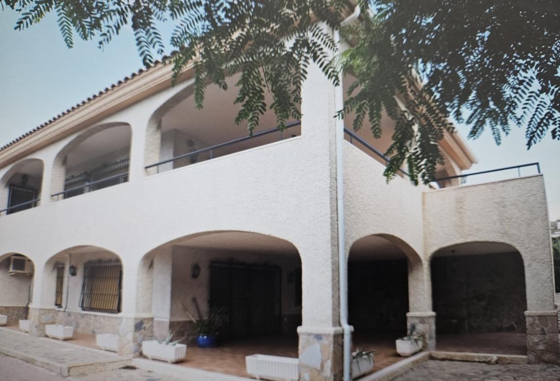 Country house with 4 bedrooms and 4 bathrooms in PETRER | Ref: SCH-5231