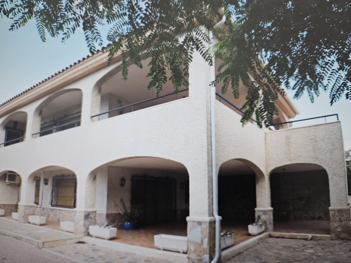 Country house with 4 bedrooms and 4 bathrooms in PETRER | Ref: SCH-5231