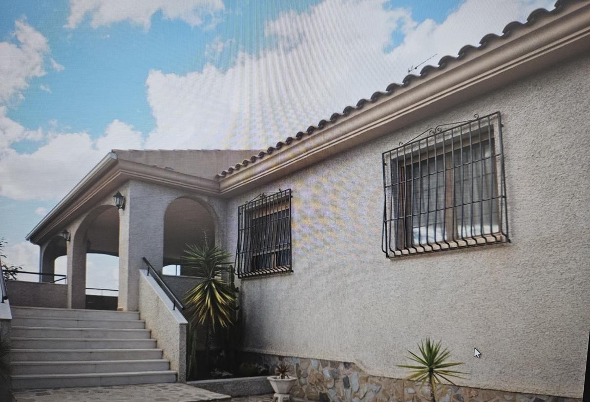 Country house with 4 bedrooms and 4 bathrooms in PETRER | Ref: SCH-5231