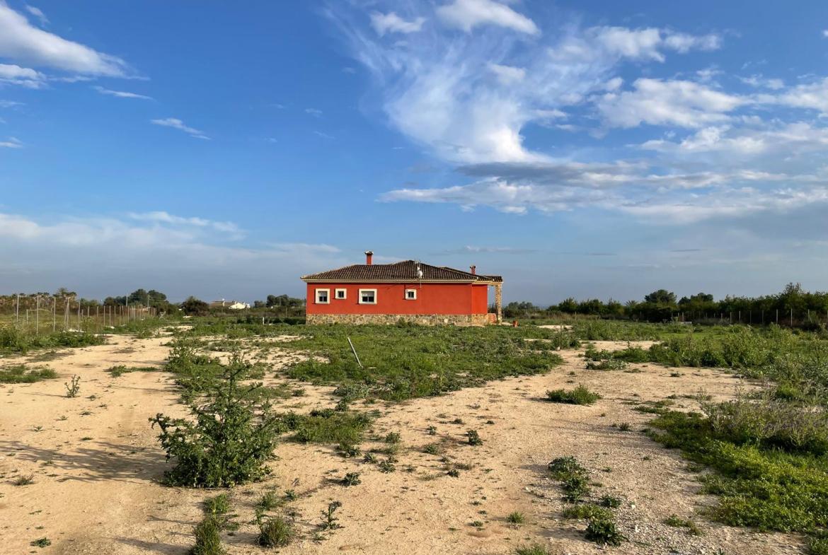 Country house with 3 bedrooms and 2 bathrooms in CREVILLENTE | Ref: SCH-5243