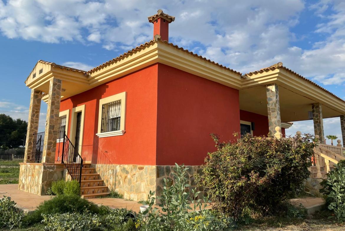Country house with 3 bedrooms and 2 bathrooms in CREVILLENTE | Ref: SCH-5243