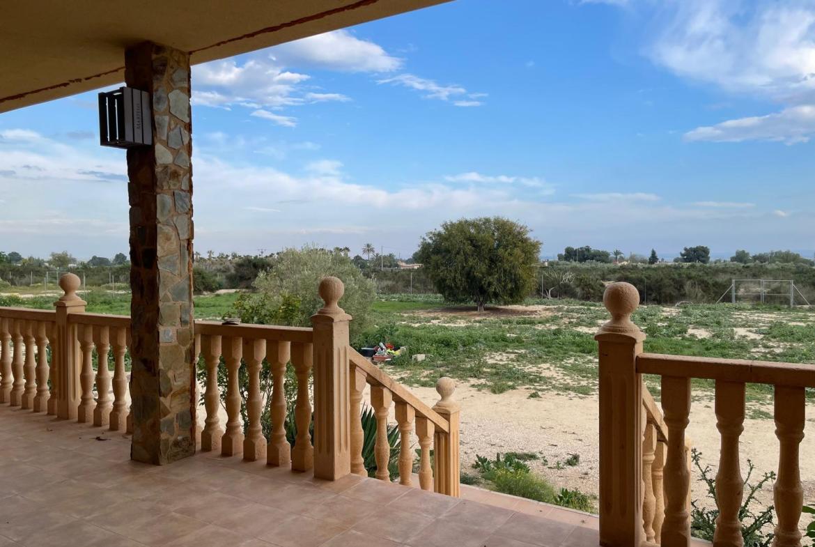 Country house with 3 bedrooms and 2 bathrooms in CREVILLENTE | Ref: SCH-5243