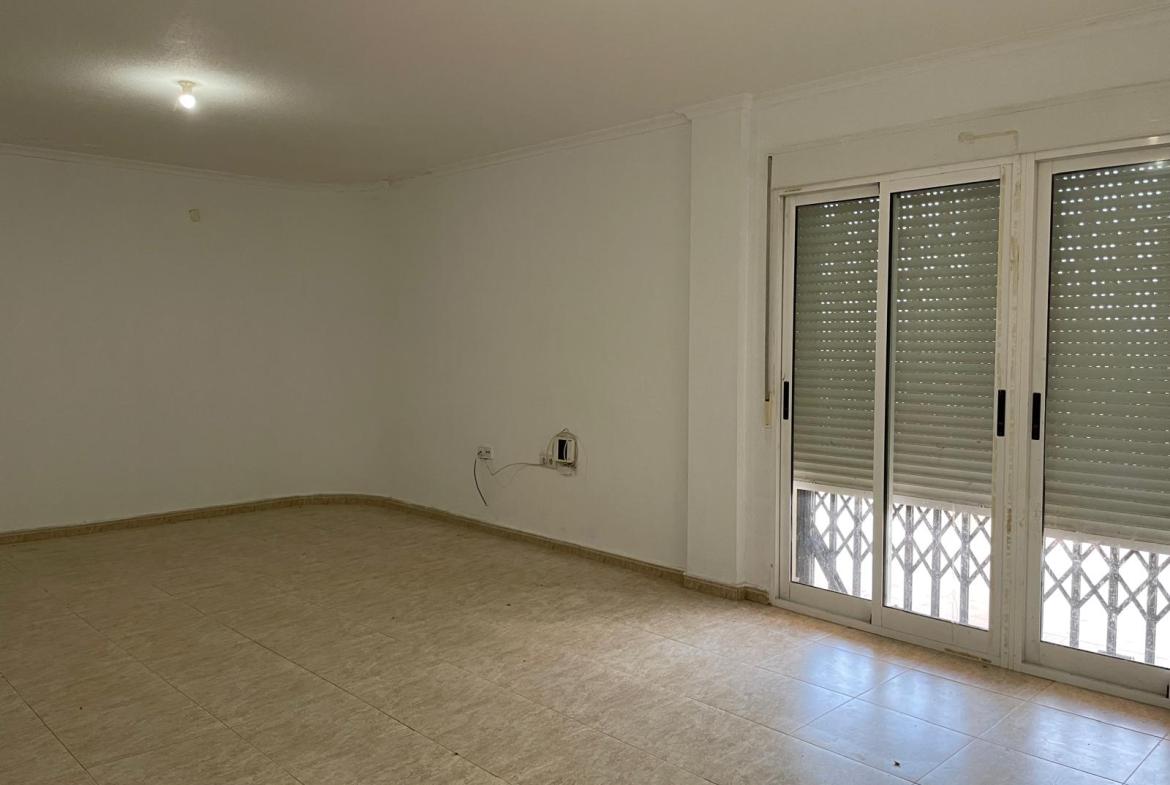 Country house with 3 bedrooms and 2 bathrooms in CREVILLENTE | Ref: SCH-5243