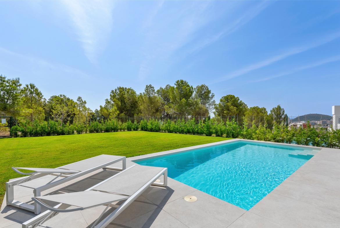 Villa with 3 bedrooms and 3 bathrooms in Finestrat | Ref: A-003406