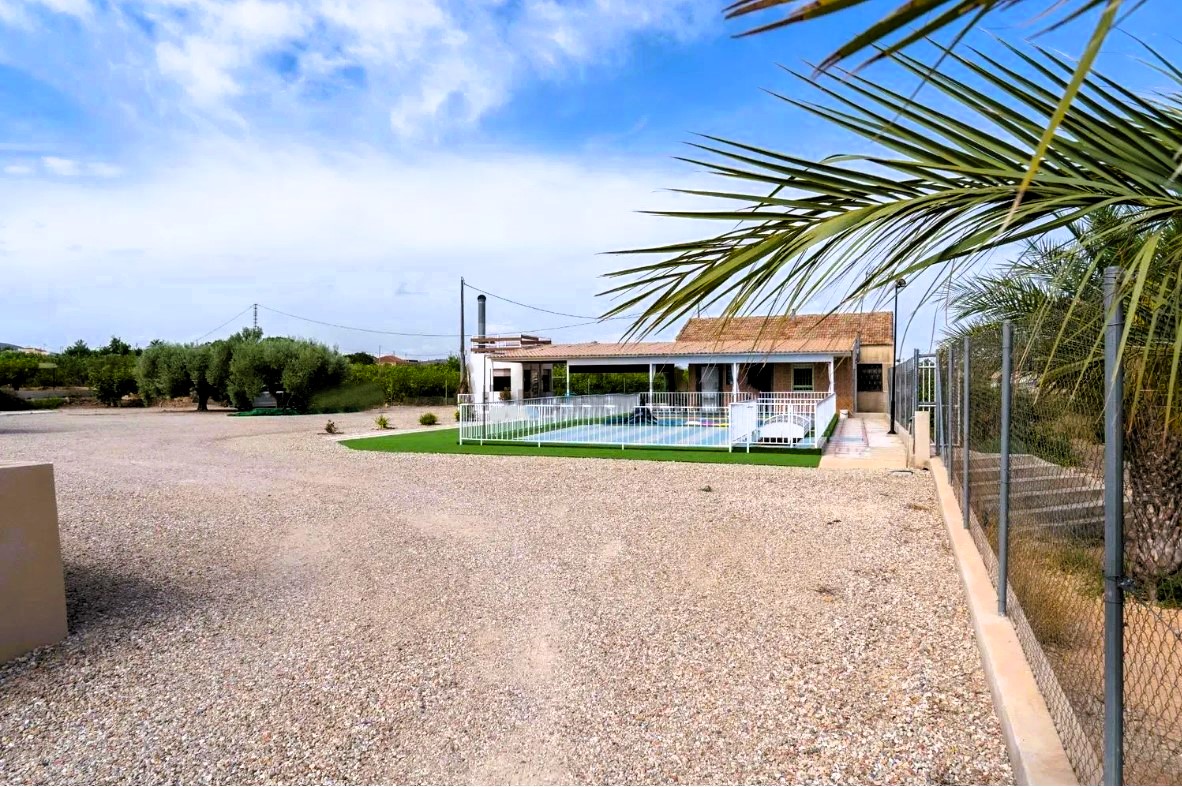 17540328952-3.jpg Country house with 4 bedrooms and 2 bathrooms in LA MATANZA | Ref: SCH-5245