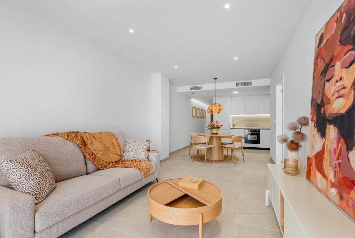 Apartment with 3 bedrooms and 2 bathrooms in Jacarilla | Ref: EA-0115