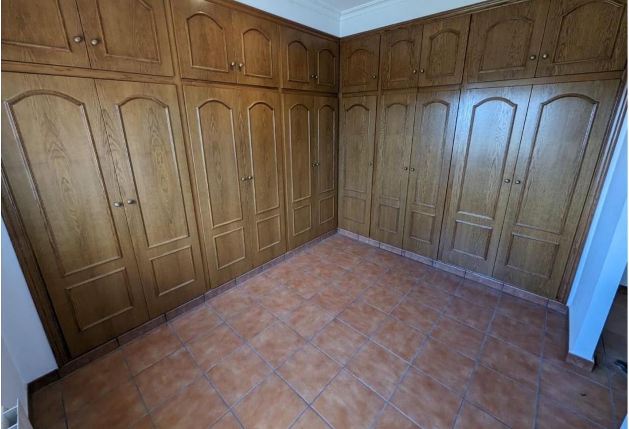 Country house with 4 bedrooms and 3 bathrooms in SAX | Ref: SCH-5262
