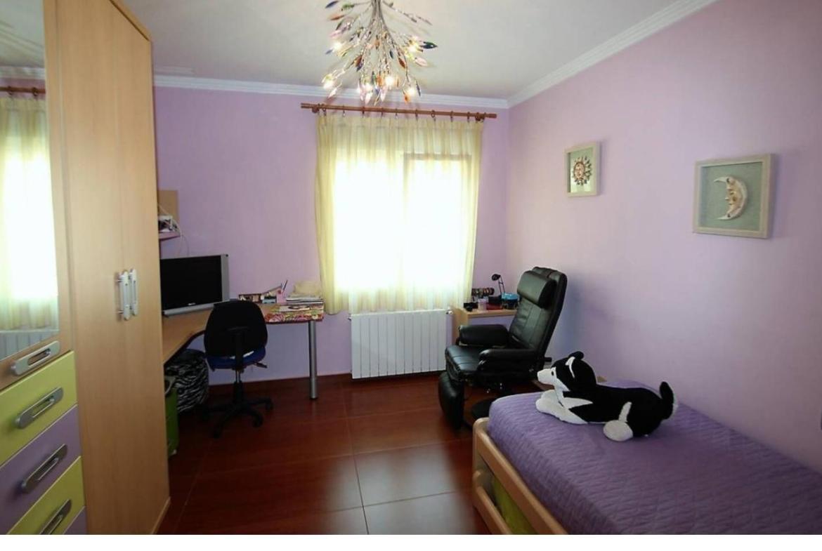 Country house with 4 bedrooms and 3 bathrooms in SAX | Ref: SCH-5263